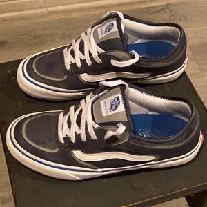 Vans Skate Rowley, Navy White, Mens 9. Stylish worn a few times.